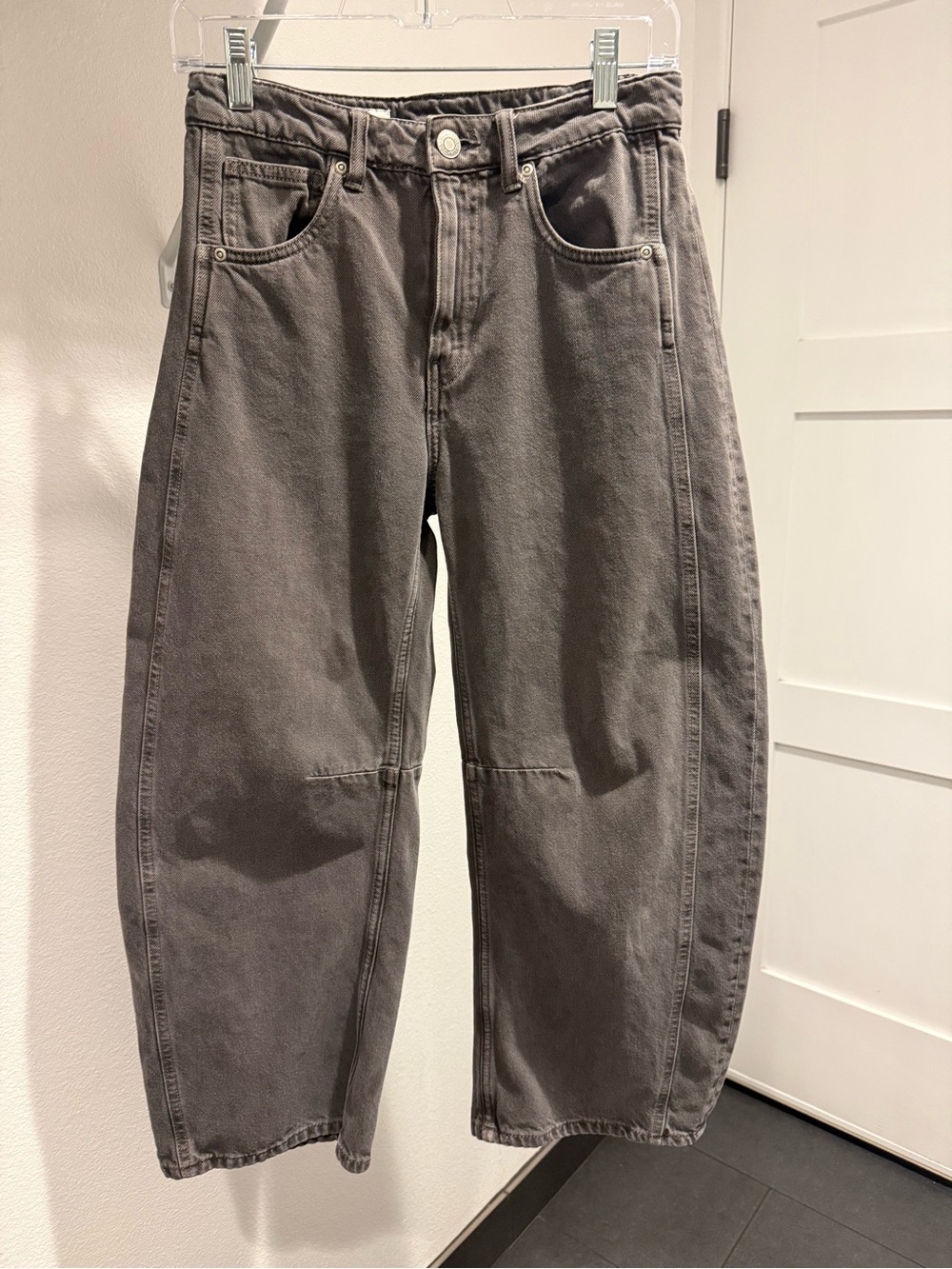 Zara Women's Cropped Balloon Jeans in Charcoal Gray